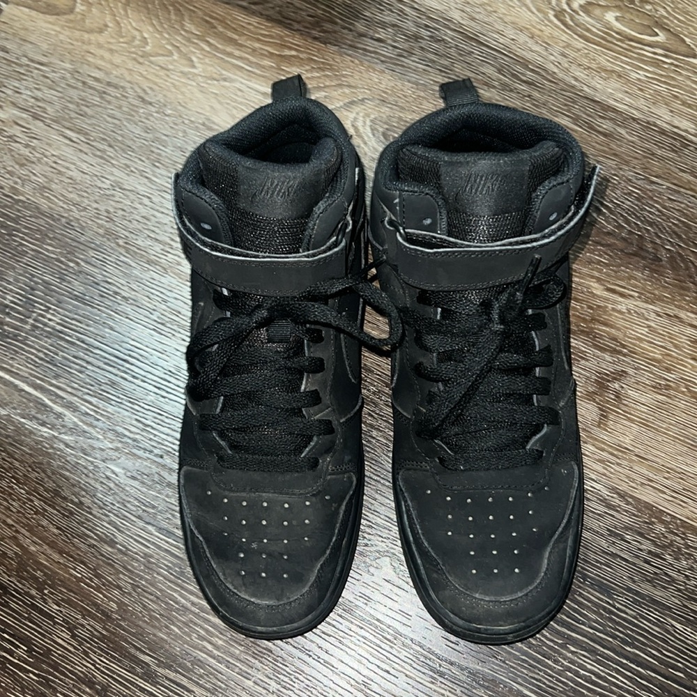 7Y Black soft suede Nike high top shoes - USED BUT IN GOOD CONDITION.